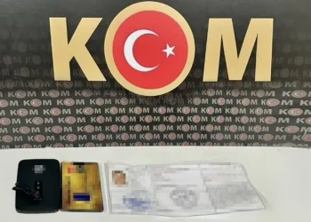 Sınava kopya düzeneğiyle girmeye çalıştılar