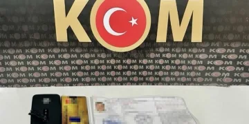 Sınava kopya düzeneğiyle girmeye çalıştılar