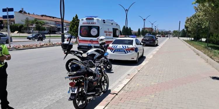 Karaman’da otomobil ile motosiklet çarpıştı