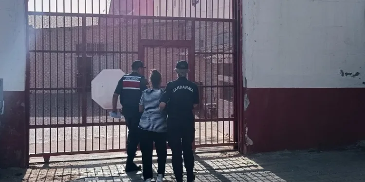 Mahkemede hakkında tekrar yakalama kararı çıkarılan şahsı Jandarma yakaladı