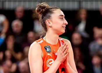 Eczacıbaşı Dynavit, Elif Şahin ile sözleşme yeniledi