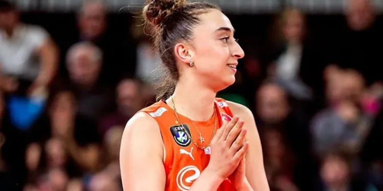 Eczacıbaşı Dynavit, Elif Şahin ile sözleşme yeniledi