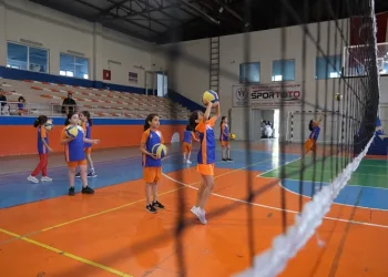 İnegöl Belediyesi’nin Belediyespor bünyesinde düzenlediği ve 3 dönem şeklinde 8 ayrı branşta yapılacak yaz spor okullarında Pazartesi günü itibariyle kayıtlar alınmaya başlayacak.