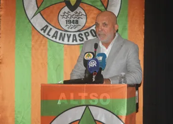 Alanyaspor’da başkanlığa tekrar Hasan Çavuşoğlu seçildi