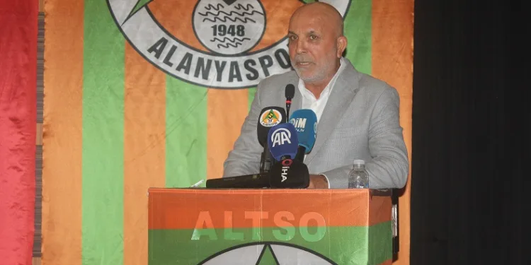 Alanyaspor’da başkanlığa tekrar Hasan Çavuşoğlu seçildi