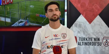 Altınordu, transferde hız kesmiyor