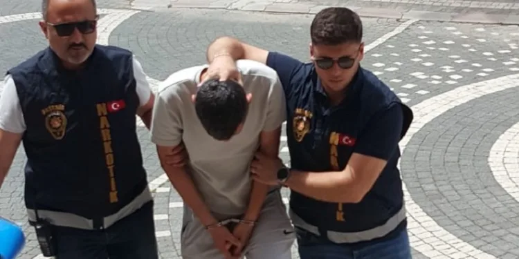 Konya’da sıvı ecstasy ele geçirildi