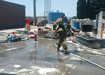 Tadilat halindeki benzinlikte çıkan yangın korkuttu