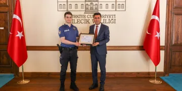 İzinli olduğu gün hırsızları yakalayan polise ‘Başarı Belgesi’
