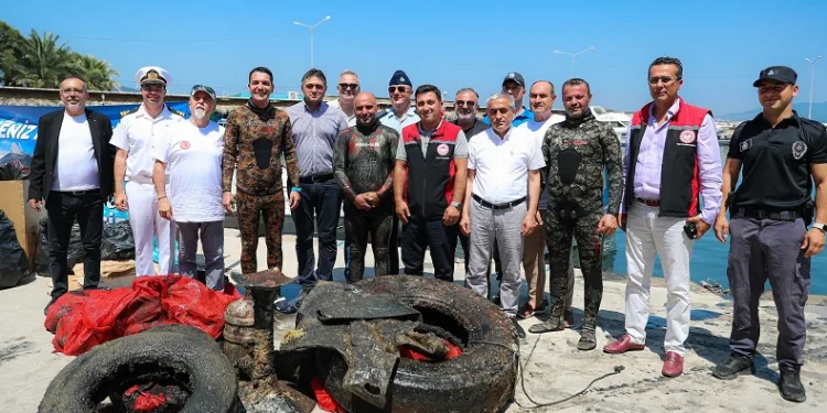 Deniz dibi temizliği yapıldı
