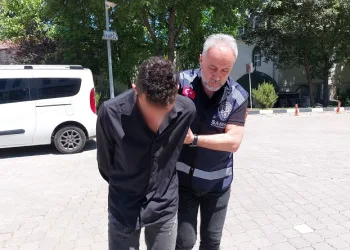 Restoranda garsonun bıçaklanmasına 2 gözaltı
