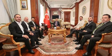 Bursaspor yönetimi, Bursa Valisi Mahmut Demirtaş’ı ziyaret etti