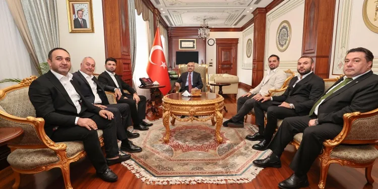 Bursaspor yönetimi, Bursa Valisi Mahmut Demirtaş’ı ziyaret etti