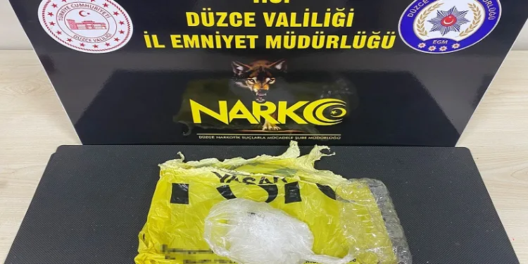 Düzce’ye uyuşturucu getirirken yakalandı tutuklandı