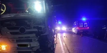 Tır ile çarpışan motosiklet sürücüsü hayatını kaybetti