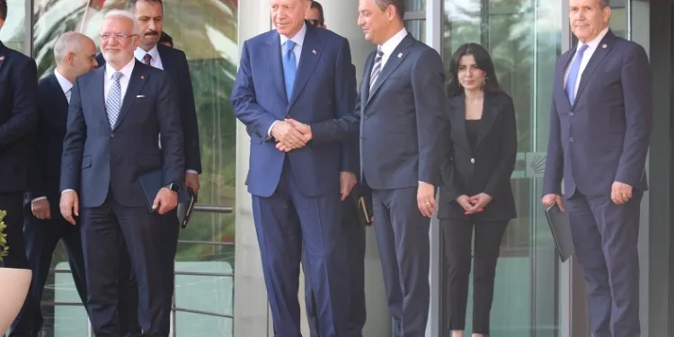 Özel-Erdoğan görüşmesi sona erdi