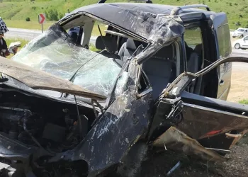 Hafif ticari araç devrilmiş o anlar kameraya yansımıştı, ölü sayısı ikiye yükseldi
