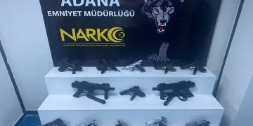 Uyuşturucu operasyonunda 2 uzi ve 11 ruhsatsız tabanca ele geçirildi