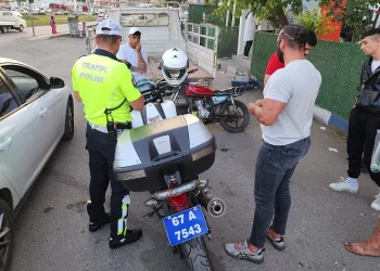 Şüpheli motosiklet trafik polislerinin dikkatini çekti