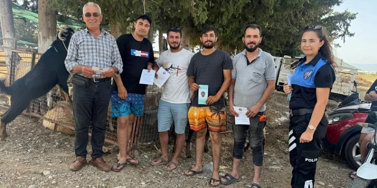 Polisten kurban pazarında sahte para ve dolandırıcılık uyarısı