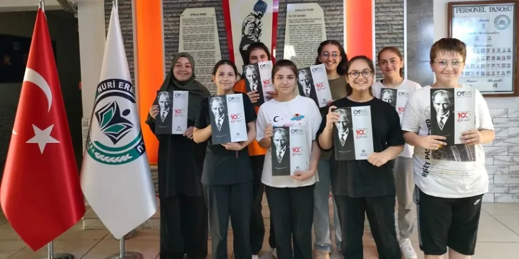 Öğrencilerden İngilizce dergi