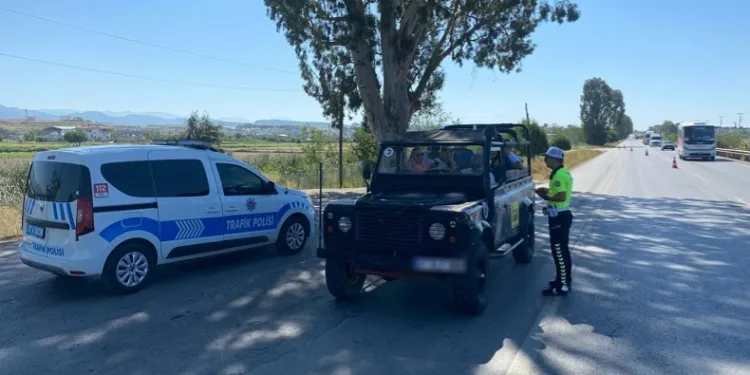Alanya ve Manavgat’ta safari araçları denetlendi