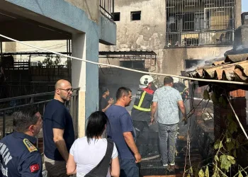Germencik’te ev yangını