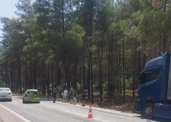 Marmaris’te tır otomobile çarptı: 1 yaralı