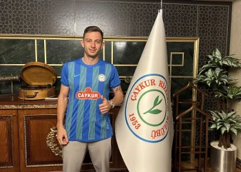 Çaykur Rizespor, Giannis Papanikolaou’yu renklerine bağladı