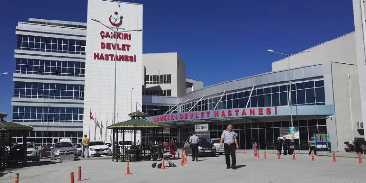 D100’de kontrolden çıkan otomobil takla attı: 1 ölü, 1 yaralı