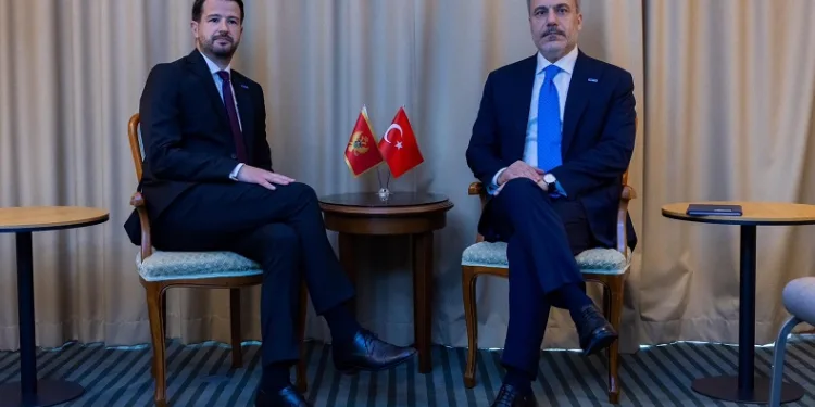 Dışişleri Bakanı Hakan Fidan, Karadağ Cumhurbaşkanı Milatoviç ile görüştü