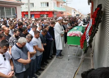 Canice katledilen anne ve oğlu aynı tabutun içinde son yolculuğuna uğurlandı
