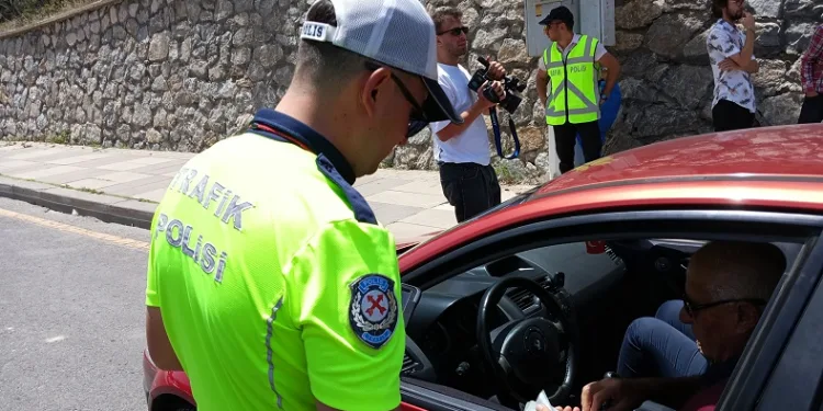 Başkentte bayram trafiği denetimi 18 bini aşkın polisle gerçekleştiriliyor