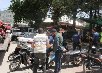 Polisten tescilsiz motosiklet sürücülerine yönelik denetim