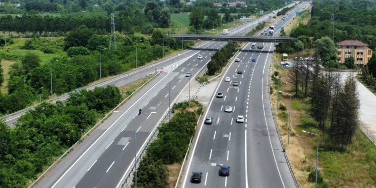 Trafikte akıcı yoğunluk devam ediyor