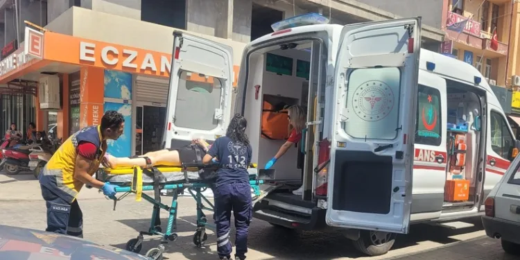Direksiyon hakimiyetini kaybeden motosiklet sürücüsü yaralandı