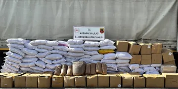 Jandarmanın operasyonunda 6 ton 750 kilo kaçak tütün ele geçirildi