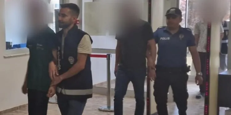 İnşaattan kablo çaldılar, polisten kaçamadılar