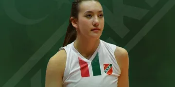 Karşıyaka’da Nehir Cinel, profesyonel oldu