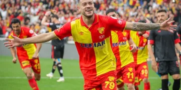 Göztepe, Romulo Cardoso ile 3 yıllık sözleşme imzaladı
