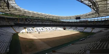 Beşiktaş Stadyumu’nda saha zemini yenileme çalışmaları başladı