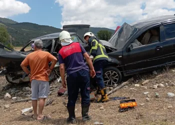 Sinop’ta iki otomobil çarpıştı: 5 yaralı