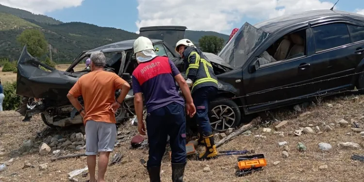 Sinop’ta iki otomobil çarpıştı: 5 yaralı