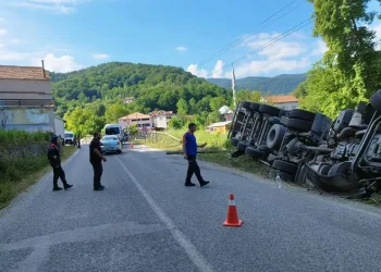 Sinop’ta LPG yüklü tanker yan yattı