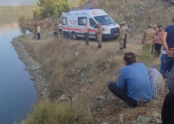 Gaziantep’te gölete giren 2 gençten biri kurtarıldı, diğeri aranıyor