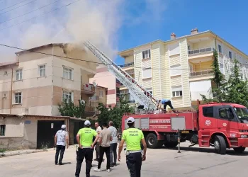 Karaman’da çatı yangını