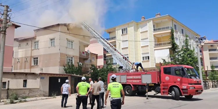 Karaman’da çatı yangını