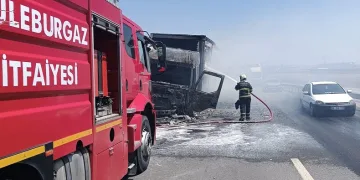 D-100 karayolunda tır yangını