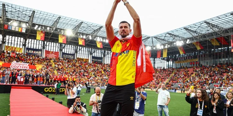 Göztepe’nin eski kalecisi Mateusz Lis, birçok takımın radarında