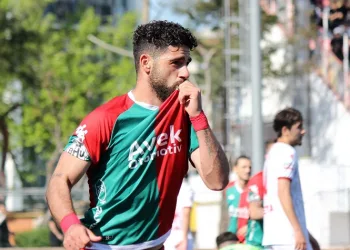 Enes Nalbantoğlu, iki yıl daha Karşıyaka’da